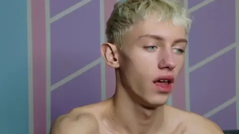 Twink camboy sexy : LeonLure en show porno