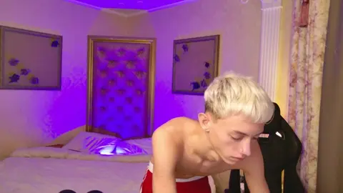 hot sexy twink camboy leonlure show sex hot tube