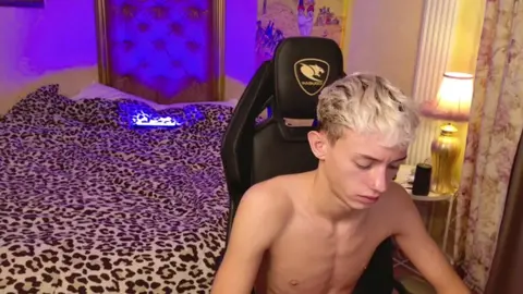 Heißer Cam-Show mit Camboy LeonLure