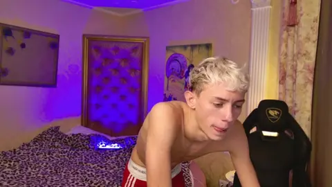 Show hot na cam com o camboy LeonLure