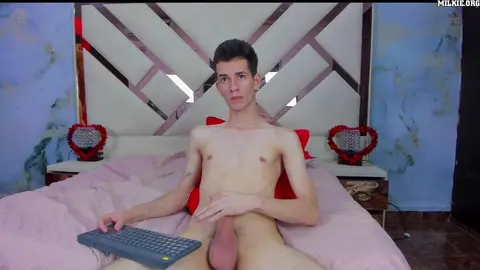 Casal sexy de camboys: show quente no HotBoysX