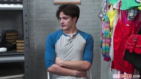 Eddie Patrick, Archer Black – Você roubou um pepino: mostra pro segurança até onde você aguenta