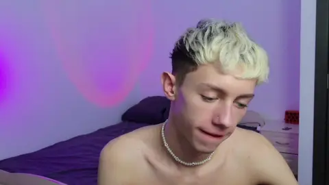 Sexy Twink-Camboy: heißer Show mit LeonLure