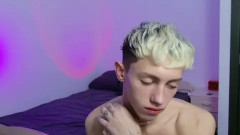 Twink camboy sexy: show hot con LeonLure