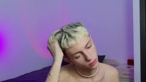 sexy hot twink camboy leonlure show hot