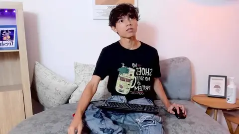 Cam show tesudo: twinks em lua de mel