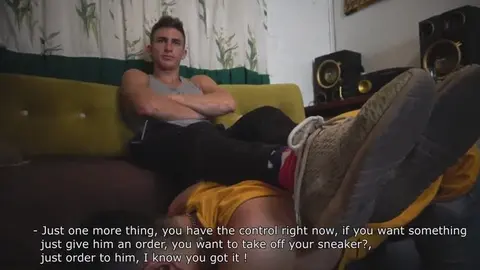 Justin Megapack – Mon ami m’aide à lui sucer ses pieds qui puent