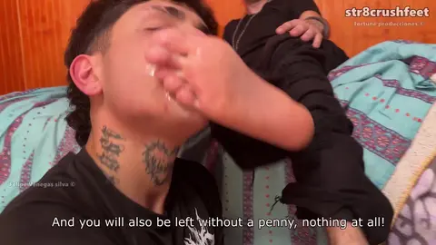 Come spennare un tipo gay nel XXI secolo con stile… usando i tuoi piedi sudati