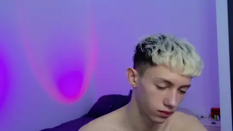 Twink caliente en homemade – show sexual de LeonLure