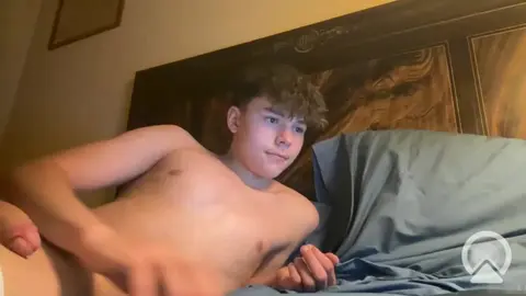 Camboy twink sexy: show hot in casa (Schwarzsommer)