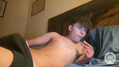 Camboy twink sexy: show casero caliente (Schwarzsommer)