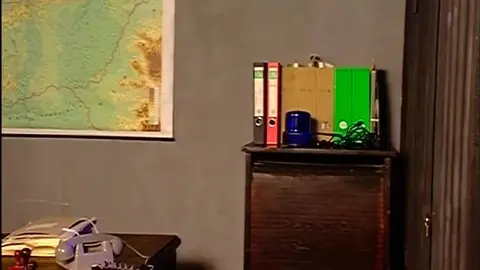 Policeman & Prisoners