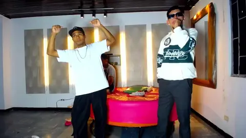 Orgía en grupo de twinks y camboys