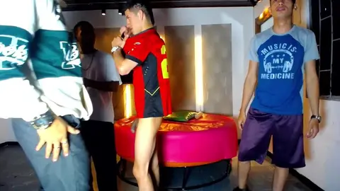 Orgie de twinks et camboys