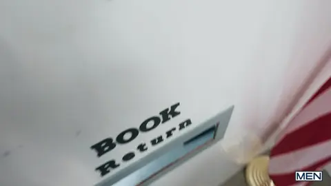 Hayden Harding, Bunker – Salope de la bibliothèque