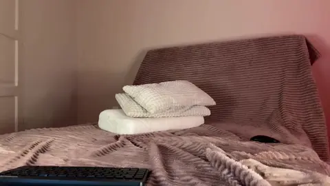 Twink hot ItsMaxBaby en show sur tube