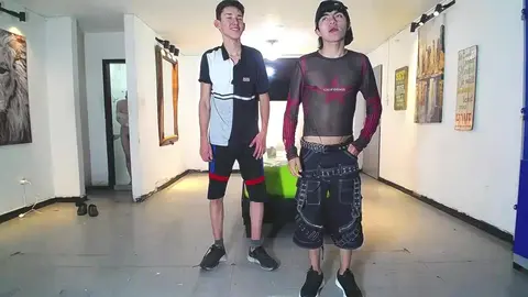 Sexo em grupo quente com cam boys no Gnecos Tube