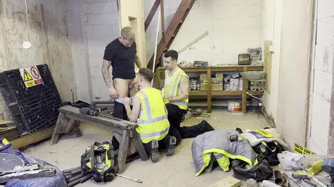 Tesão na obra: três caras se soltam