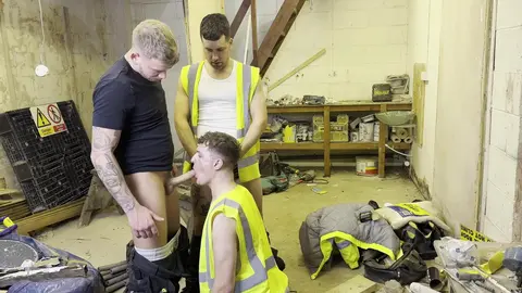 Tesão na obra: três caras se soltam