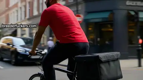 Repartidor de pizza árabe: lo usan y lo rellenan