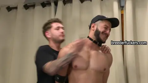 Entregador de pizza árabe é usado e leva leitada dentro