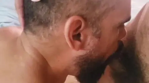 Hookup gay 18+ (consensuale)