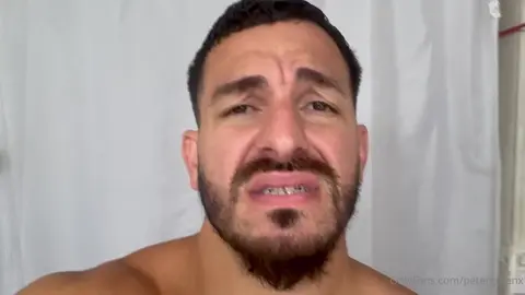 Cara hétero: solo no banho