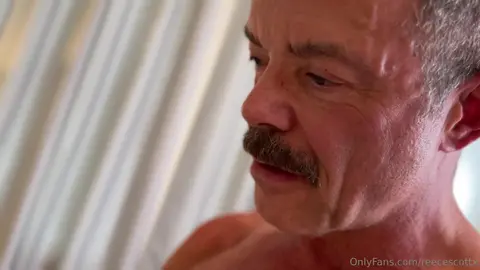 Reece Scott & Cory Banks – Masajéame (parte 2)