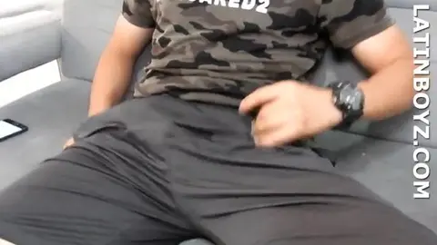 Andres, grosse bite en solo