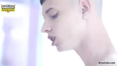 Novinhos brasileiros fodendo 028