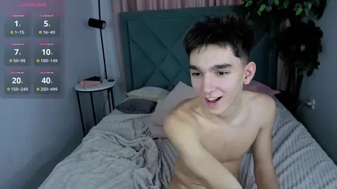 Sexy Twink Webcam – YamiTwink
