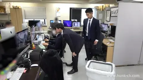 Escritório japonês: rapidinha às escondidas