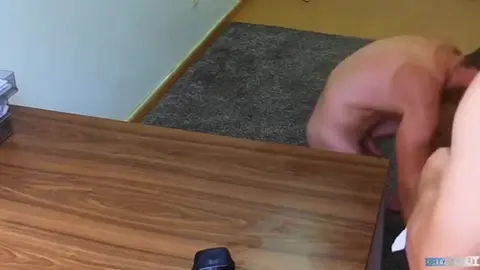 Guapo pelirrojo “hetero” se rinde (196)