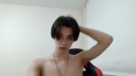Show webcam di un twink super hot