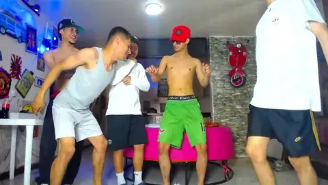 Gangbang de twinks sexy – camboys G4Mens