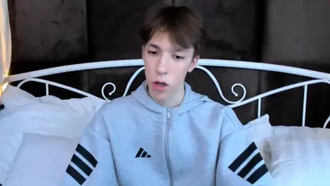 Show camboy: twink sexy – Mark Branston