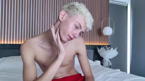 Twinks bem safados em show de cam — Leonlure