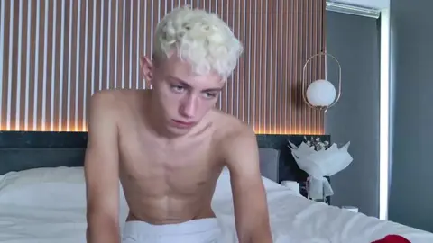 Twinks bem safados em show de cam — Leonlure