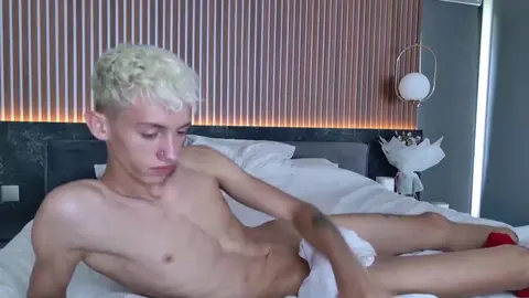 Sexy Twink Camshow – LeonLure