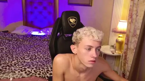 Twink caliente casero – LeonLure