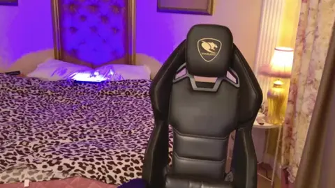 Twink gostoso caseiro – LeonLure