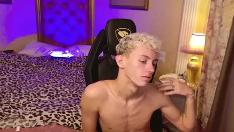 Twink hot homemade – LeonLure