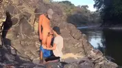 Pareja latina follando al aire libre