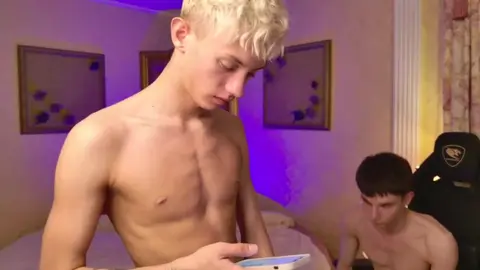 Show webcam d’un twink sexy – camboy LeonLure