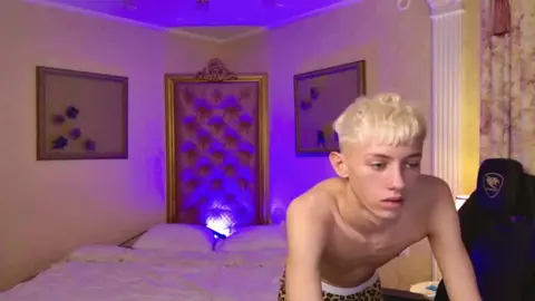 Geile Twinks live vor der Webcam zu Hause – JerryLucky