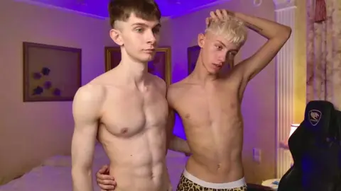 Twinks tesudos na webcam em casa – JerryLucky