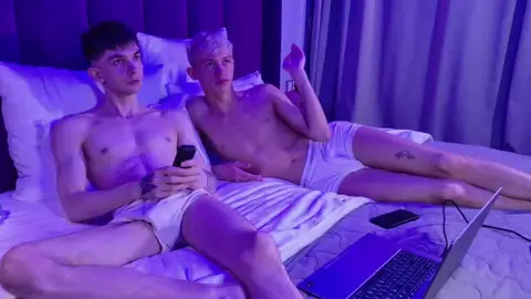 Coppia di twink hot in homemade – JerryLucky