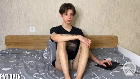 Twink camboy a casa — show hot