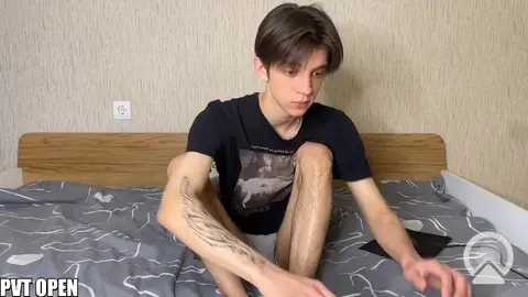 Twink camboy a casa — show hot