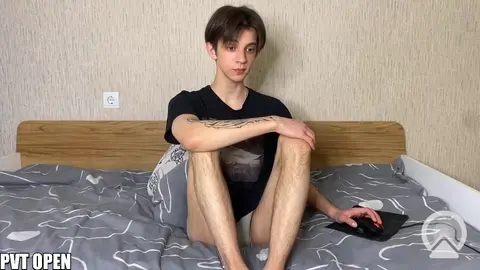 Twink camboy à la maison — show hot